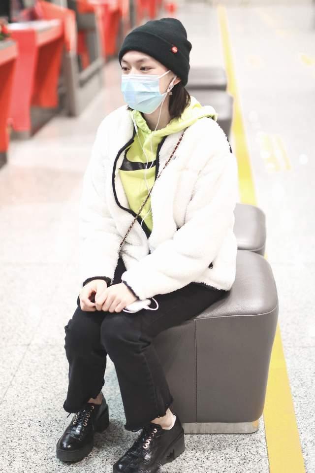 明星带U型枕,时尚养生新潮流