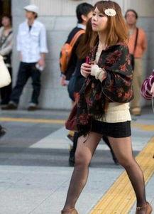 日本街头美女视频,绝色美女漫步，展现独特魅力